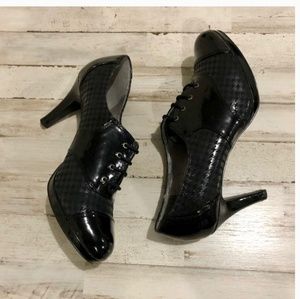 ANNE KLEIN Mary Jane Houndstooth Heels